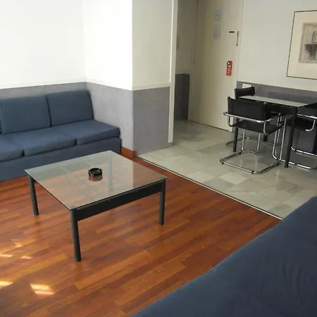 Descartes Apartment
