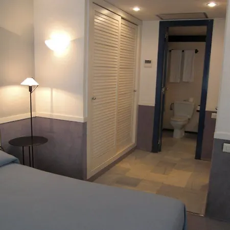 Descartes Apartment Barcelona