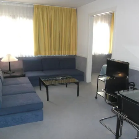 Descartes Apartment